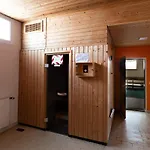 New Premium With Efireplace, Pool & Sauna *