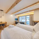 New Premium With Efireplace, Pool & Sauna شقة *