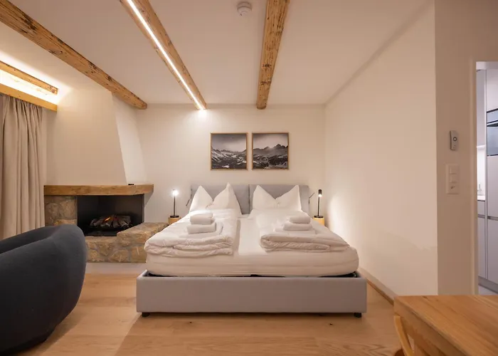 New Premium With Efireplace, Pool & Sauna *